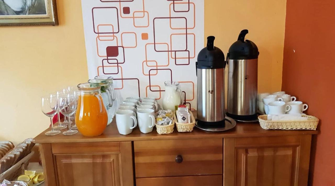 Pizzeria Alzbetka Hotel Strecno Екстериор снимка
