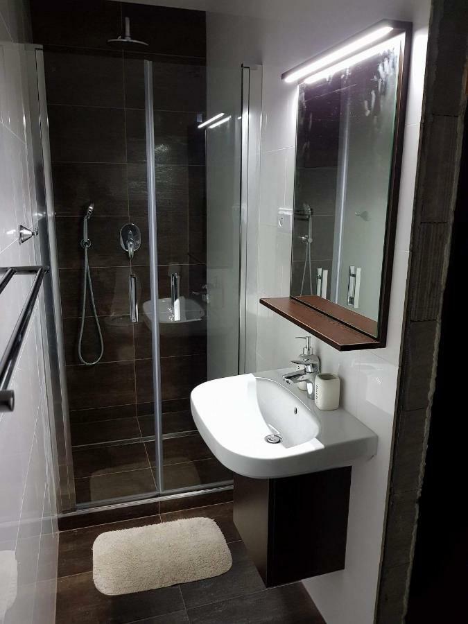 Pizzeria Alzbetka Hotel Strecno Екстериор снимка