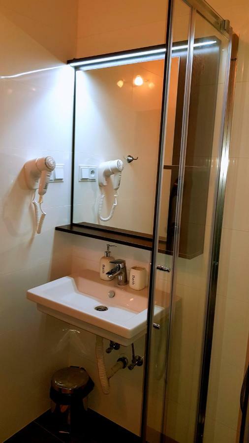 Pizzeria Alzbetka Hotel Strecno Екстериор снимка